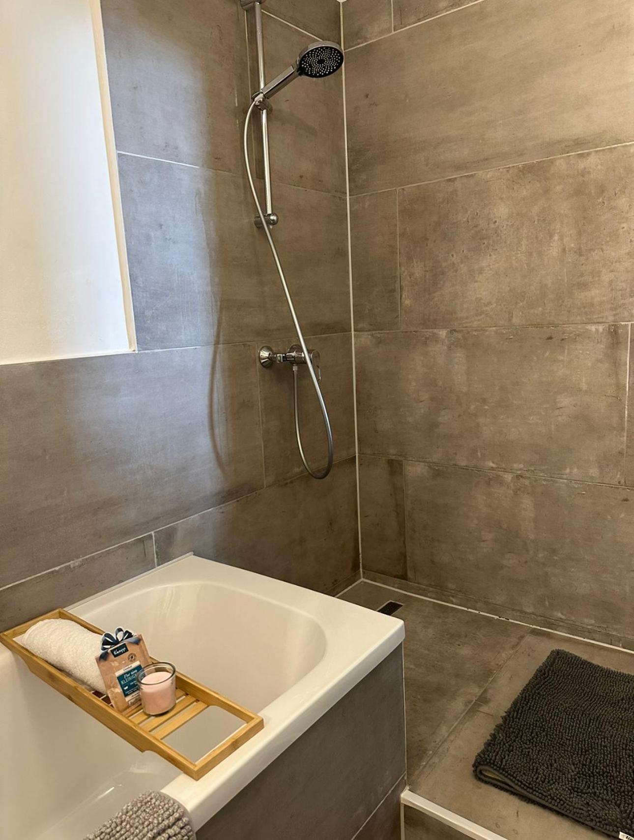 Deluxe Mit Terrasse Appartement Duisburg